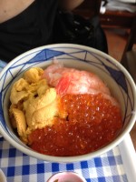 ウニ・海老・いくらの三色丼 ウニ・海老・いくらの三色丼