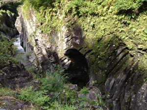 柱状節理でできた断崖「仙人の屏風岩」